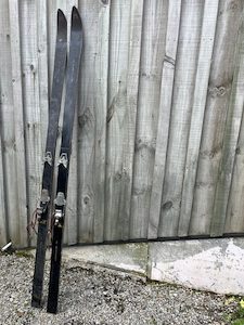 Products: 2.05m Tall Kastle Skis - Blue Moon Rummage