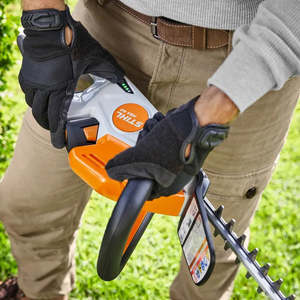 STIHL HSA 40 Battery Hedge Trimmer (With 2 Batteries & Charger)