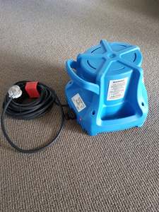 All Pool Equipment And Chemicals: Pool cover pump - 230v Little Giant
