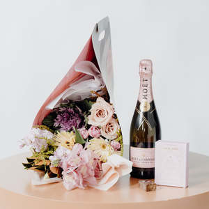 Bouquet in Carrier + Loco Love Chocolate + Moët