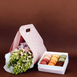 Seasonal Blooms Carrier + J'aime Les Macarons