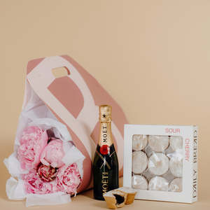 Celebration: Peony Carrier, Daily Bread Christmas Fruit Mince Pies + Mini Moet