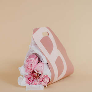 Christmas Flowers: Peony Bouquet Carrier