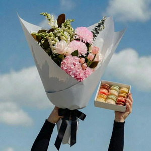 Mother's Day Wrap Bouquet + J'aime Les Macarons