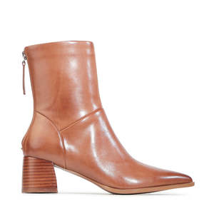 Footwear: EOS - Auroa Boots // Pecan