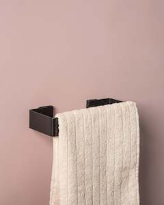 FOLD HAND TOWEL HOLDER BLACK