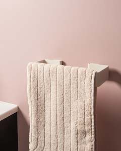 Build Towel Holders: FOLD HAND TOWEL HOLDER WHITE