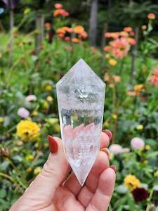 Freeforms: Clear Quartz Vogel
