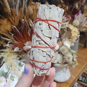 Sage Palo Santo: Medium White Sage Bundle