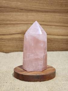 Rose Quartz Point "Luz"