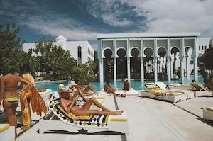 Art Prints: SLIM AARONS 'ARMANDO'S BEACH CLUB' PHOTOGRAPHIC PRINT