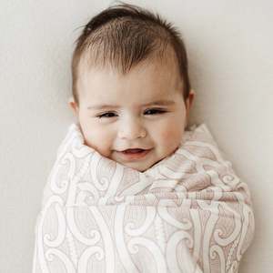 Products: Te Pātiki Pēpi Wrap | Mauve