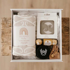 Ātaahua Māmā & Pēpi Gift Box