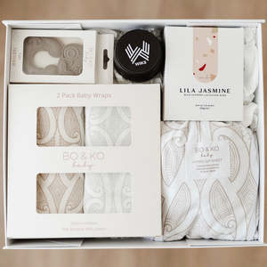 Products: Aroha Māmā & Pēpi Gift Box