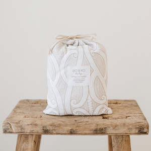 Fitted Cot Sheet | Te Pātiki Mocha