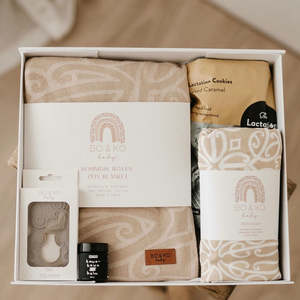 Bundles: Āwhina Māmā & Pēpi Gift Box