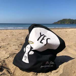 Bagsy: #Bagsy On Tour: New Zealand - Hot sand, hot bag