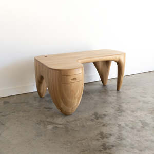 Desks: Figura Desk