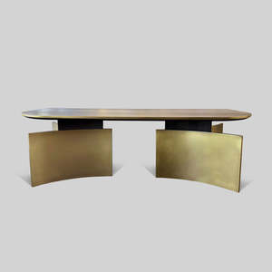 Atra: Arco Desk