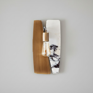 Lighting: D-Light Wall Lamp