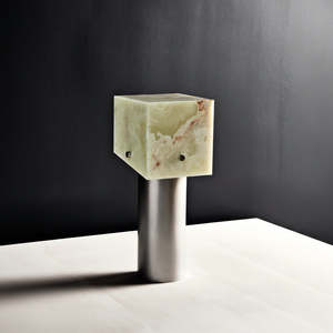 Lighting: Mada Table Tamp Onyx, Aluminium