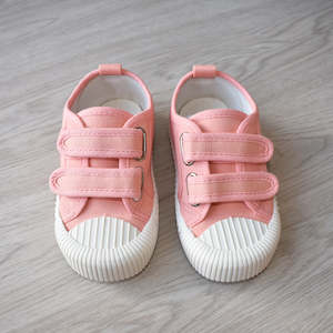 Accessories: Kids Shoes Pink