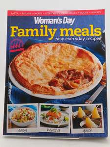 Cooking: Family Meals: Easy Everyday Recipes by Woman's Day