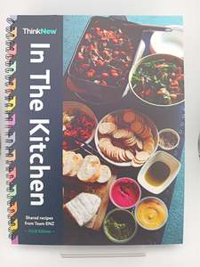 Cooking: In the Kitchen: shared recipes from Team ENZ (Education New Zealand) by Team ENZ