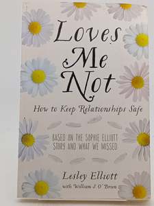 Loves Me Not by Bill O'Brien,Lesley Elliott