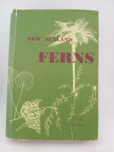 Gardening: New Zealand Ferns by Marguerite Crookes,H.B. Dobbie