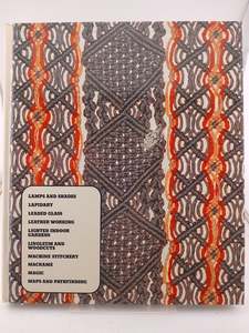 Crafts: Fhe Family Creative Workshop: Lamps and Shades to Maps and Pathfinding by Rodney Friedman (editor)