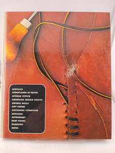 The Family Creative Workshop: Acrylics to Batik by Allen Davenport Bragdon (editor)