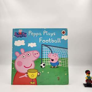 3 5 Year Old Childrens Books: Peppa Pig: Peppa Plays Football