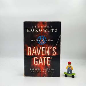 C Grade: Raven's Gate (The Power of Five #1) - Anthony Horowitz