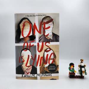 Young Adult Books: One of Us Is Lying (One of Us Is Lying #1) - Karen M. McManus