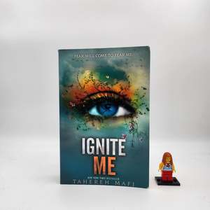 Ignite Me (Shatter Me #3) - Tahereh Mafi