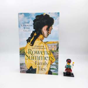 Under 5: Family Ties (Cornish Clay #3) - Rowena Summers