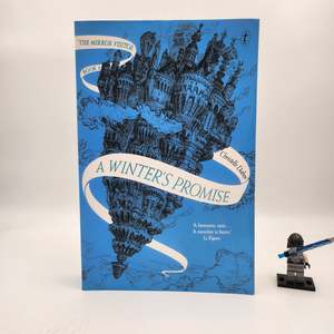 A Winter's Promise (La Passe-Miroir #1)