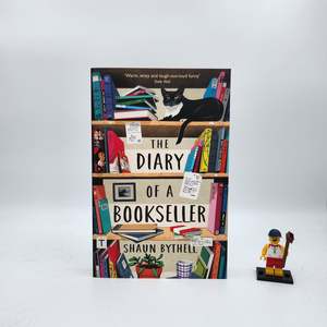 A Grade: The Diary of a Bookseller (The Diary of a Bookseller #1)