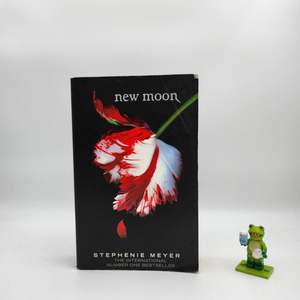 New Moon (The Twilight Saga #2)