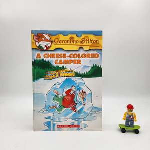 A Cheese-colored Camper (Geronimo Stilton #16)