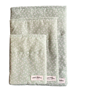 New Bookish: Book Sleeve - Green Daisy