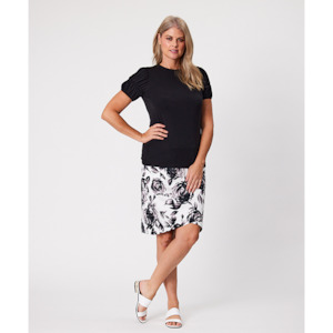 16: Isla T-Shirt Black