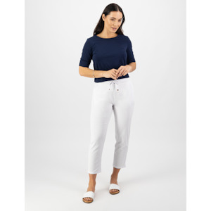 18: 7/8 Length Skinny Leg Pants White