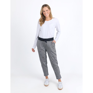 10: Travel Trackpants Navy