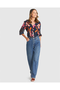 Fate Becker: Captivation Shirt Navy Floral