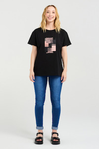20: Livia T-Shirt Black