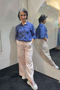 16: Saffra Relax Leg Jean Pink