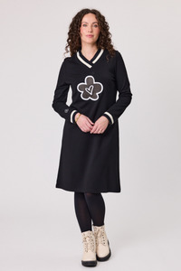 18: Daisy Knit Dress Black
