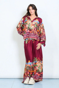 Lilliano: Silk/Viscose Shirt Village Scene Burgandy